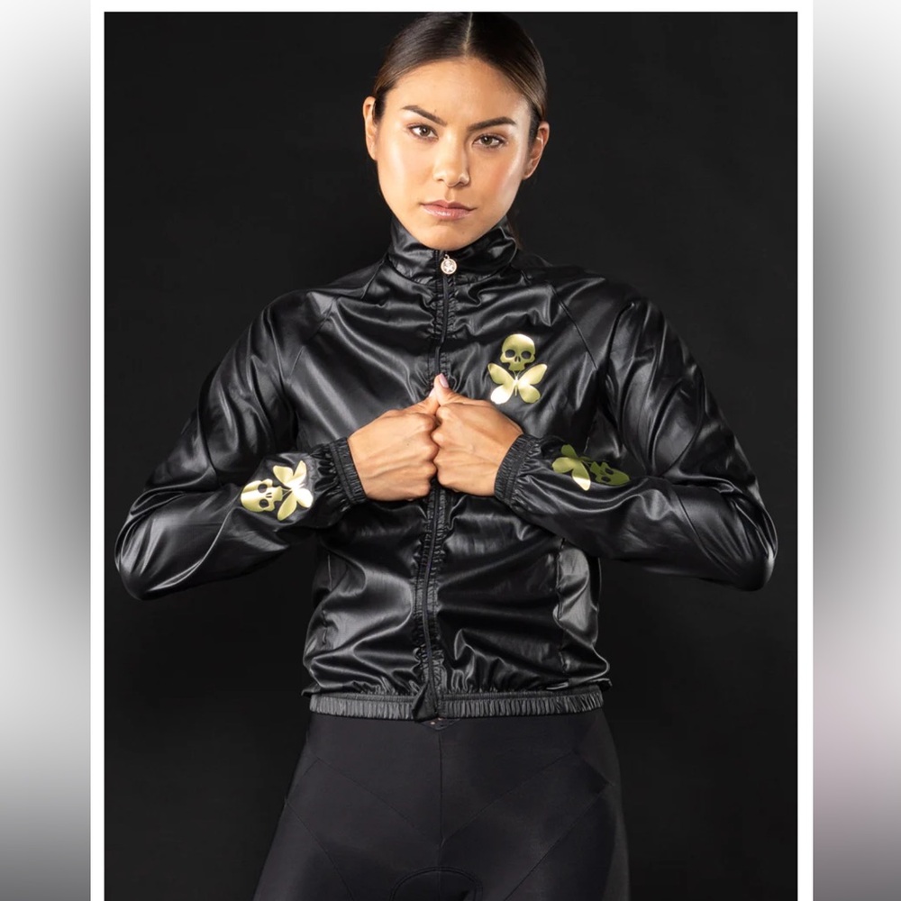 Black Betty Designs Windbreaker with gold skulls Size M NWT